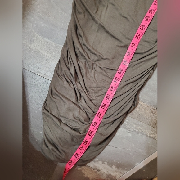 Marciano Los Angeles ruched sleeveless midi dress. Olive Green. Size S. - Picture 7 of 10